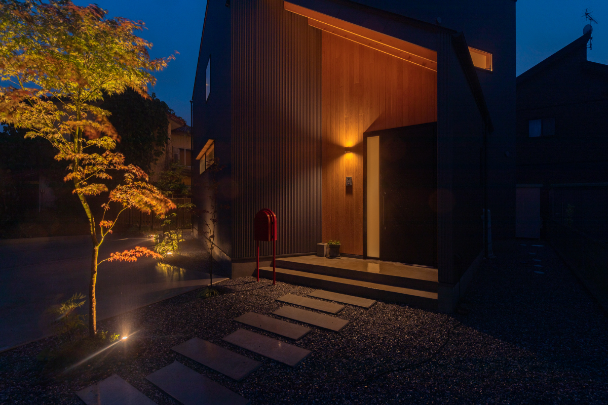 外観　玄関　アプローチ